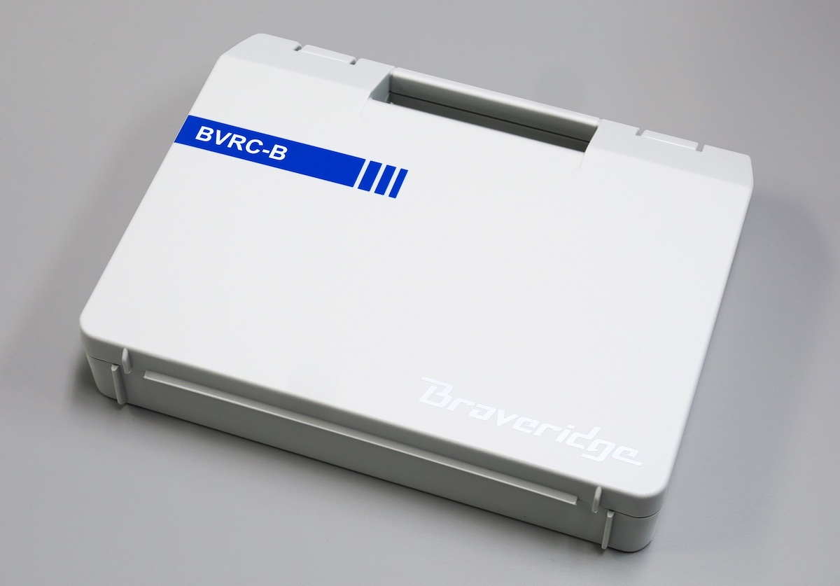 現場へ持ち運びやすい収納ケース付属